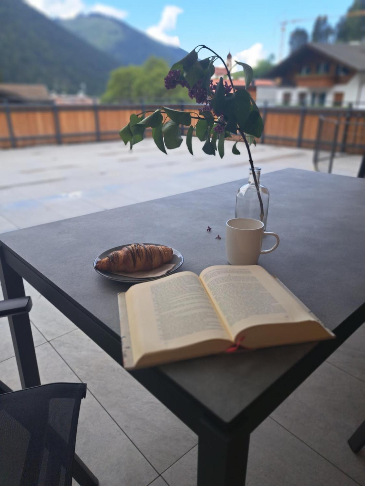 شقة Tyrol Living & Cafe نوفا ليفانتي المظهر الخارجي الصورة